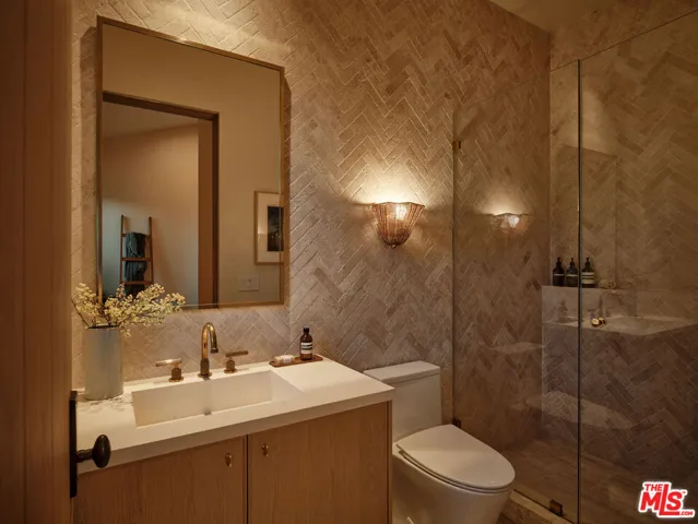 411 N Bowling Green Way, Los Angeles, California 90049