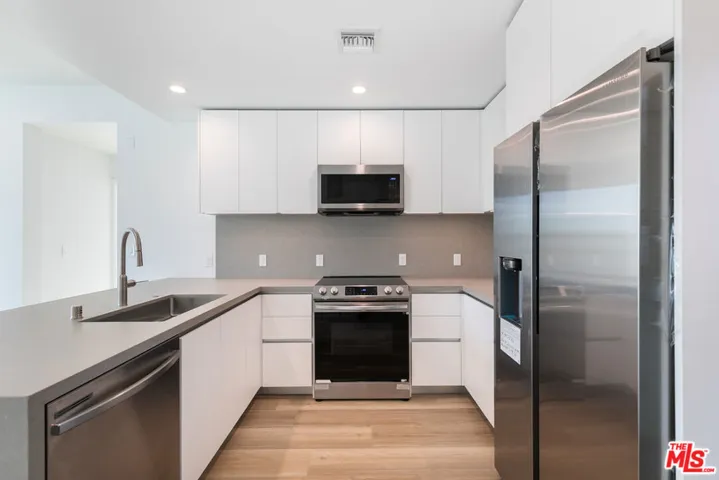 829 Larrabee Street 104, West Hollywood, California 90069