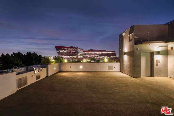 829 Larrabee Street 104, West Hollywood, California 90069