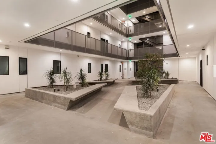 829 Larrabee Street 104, West Hollywood, California 90069