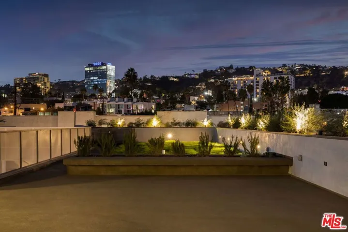 829 Larrabee Street 104, West Hollywood, California 90069