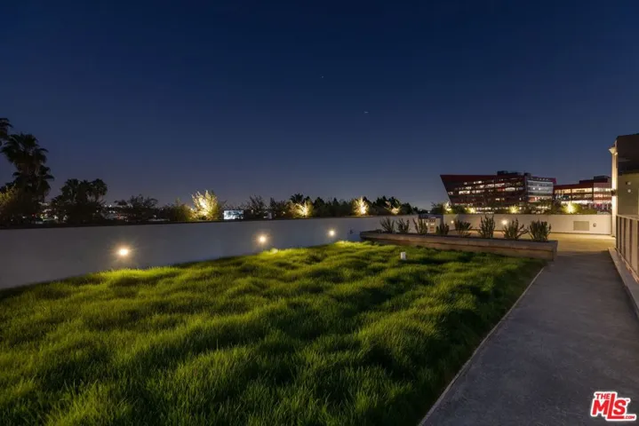 829 Larrabee Street 104, West Hollywood, California 90069