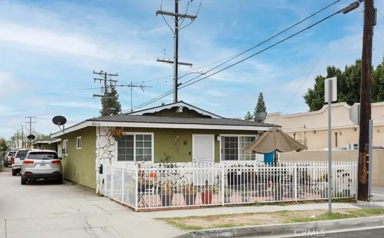 8014 1st, Paramount, California 90723
