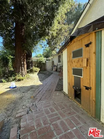 17813 Raymer Street, Los Angeles, California 91325