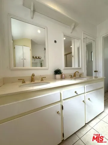 17813 Raymer Street, Los Angeles, California 91325
