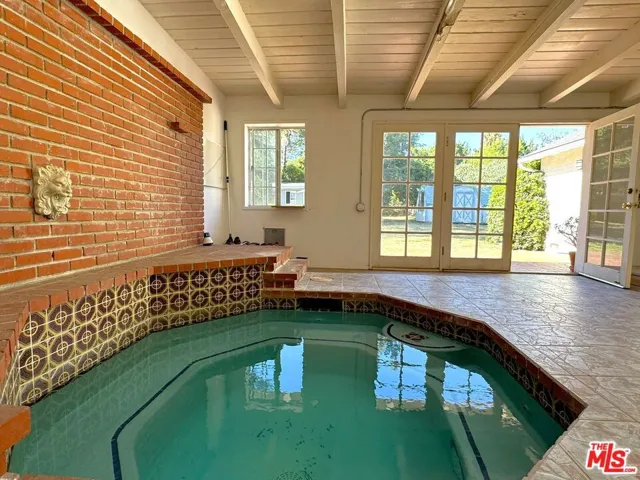 17813 Raymer Street, Los Angeles, California 91325