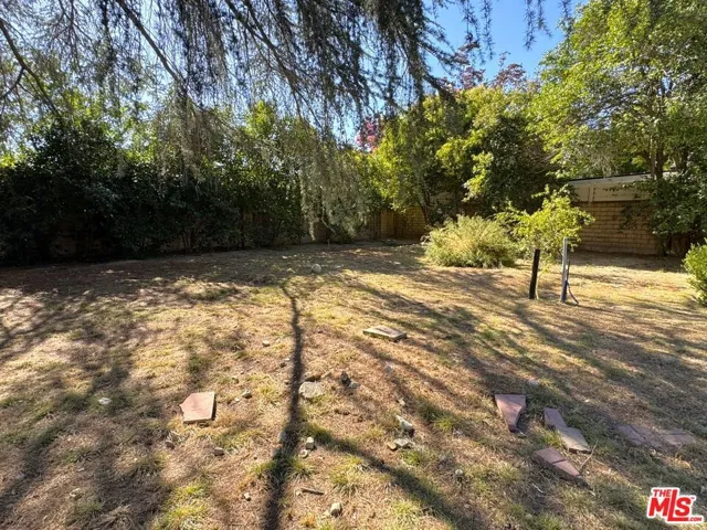 17813 Raymer Street, Los Angeles, California 91325