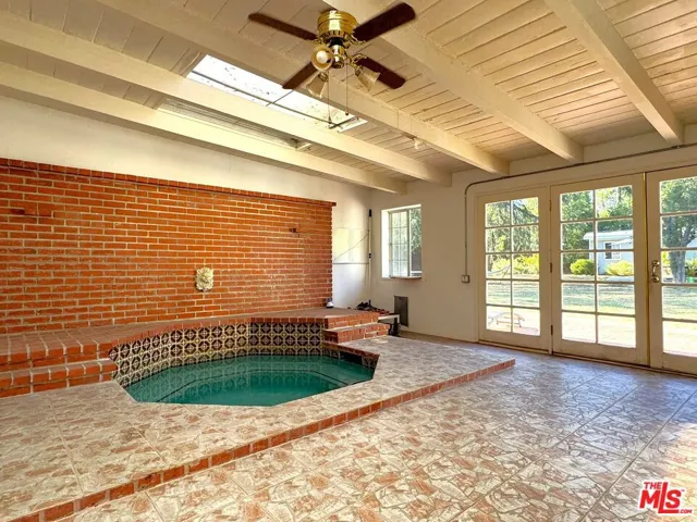 17813 Raymer Street, Los Angeles, California 91325