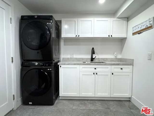 17813 Raymer Street, Los Angeles, California 91325