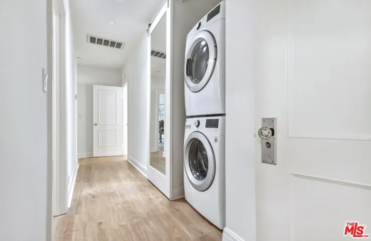 653 N West Knoll Drive, West Hollywood, California 90069