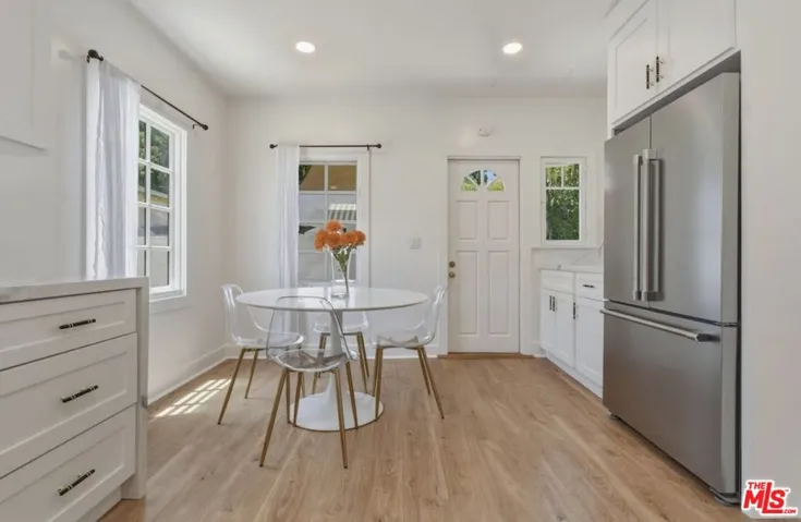 653 N West Knoll Drive, West Hollywood, California 90069