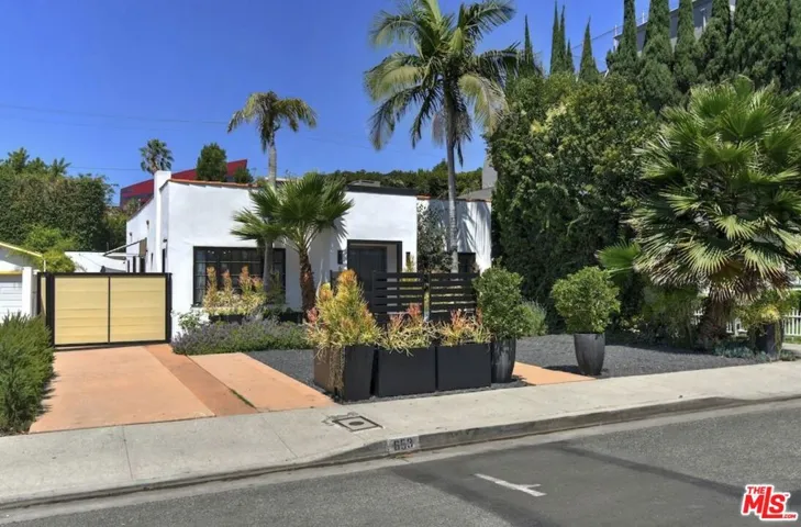 653 N West Knoll Drive, West Hollywood, California 90069