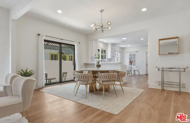 653 N West Knoll Drive, West Hollywood, California 90069