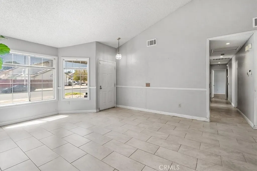 5311 Katrina, Palmdale, California 93552 — photo 4