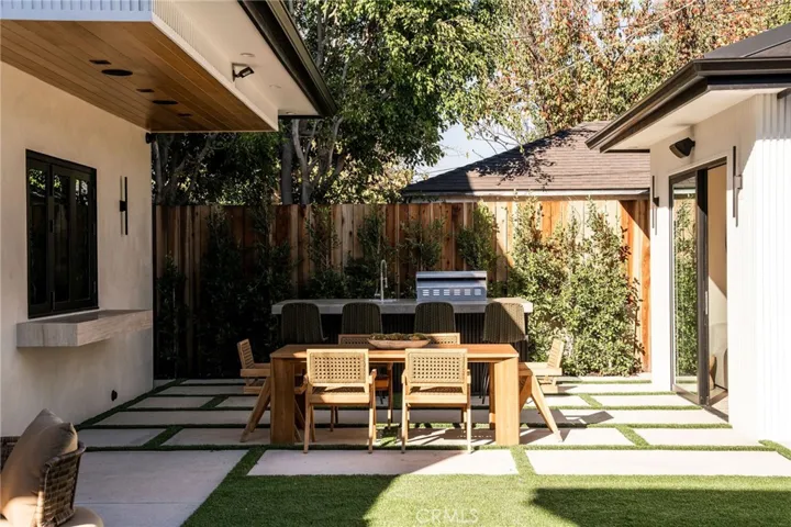 4140 Kraft Avenue, Studio City, California 91604