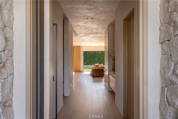 4140 Kraft Avenue, Studio City, California 91604
