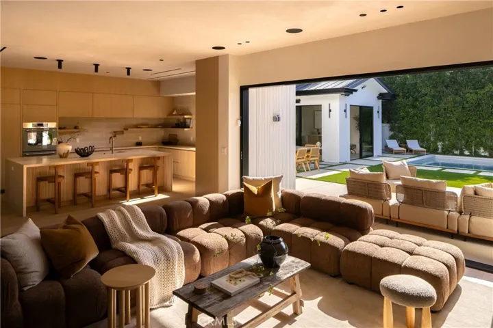 4140 Kraft Avenue, Studio City, California 91604
