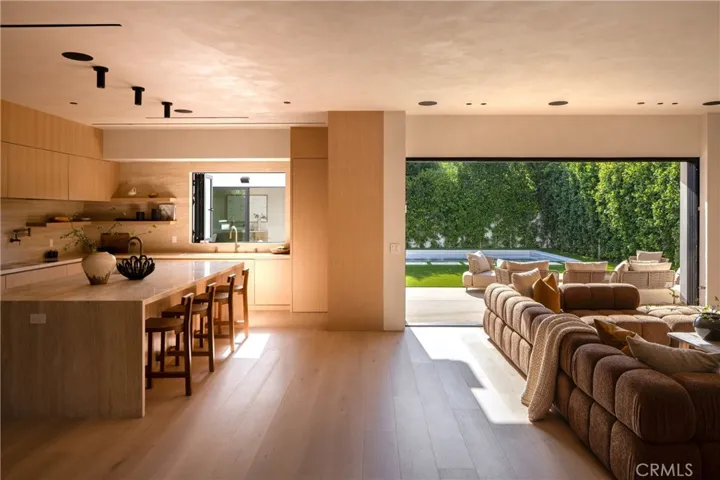 4140 Kraft Avenue, Studio City, California 91604