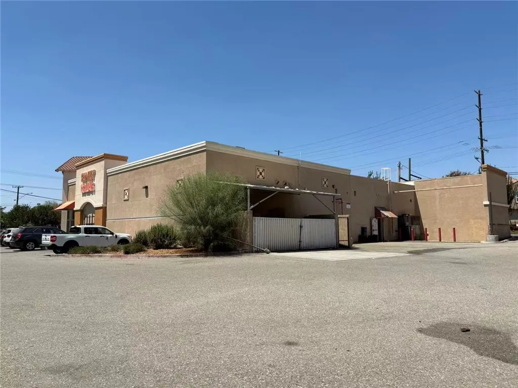 1710 Main Street, Riverside, California 92501 — photo 4