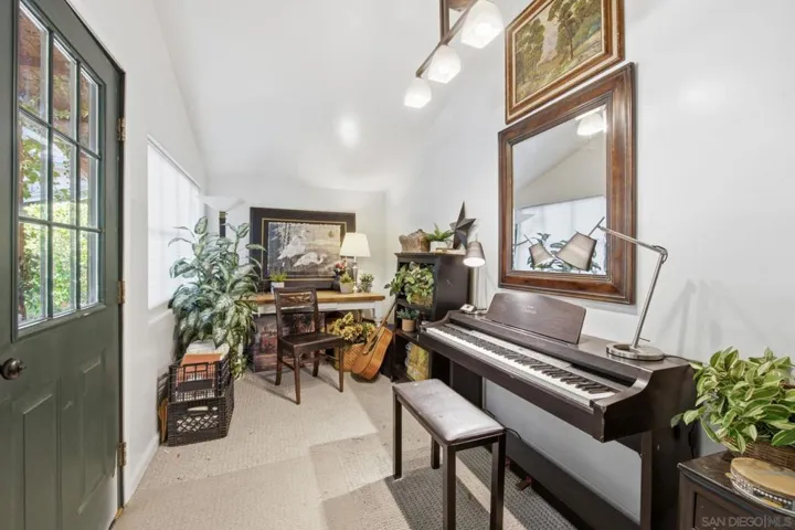 13327 Calle Colina, Poway, California 92064