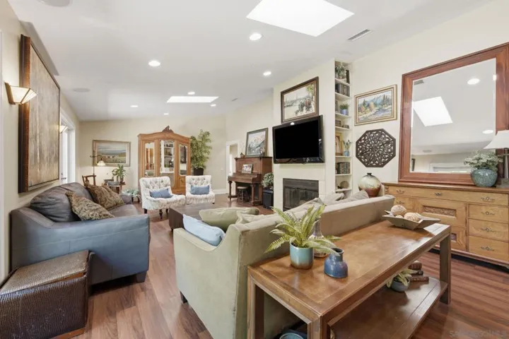13327 Calle Colina, Poway, California 92064