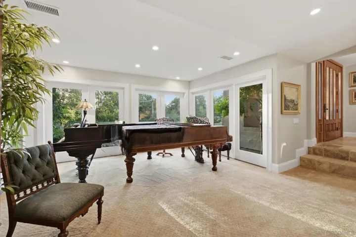 13327 Calle Colina, Poway, California 92064
