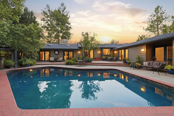 13327 Calle Colina, Poway, California 92064