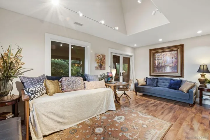 13327 Calle Colina, Poway, California 92064