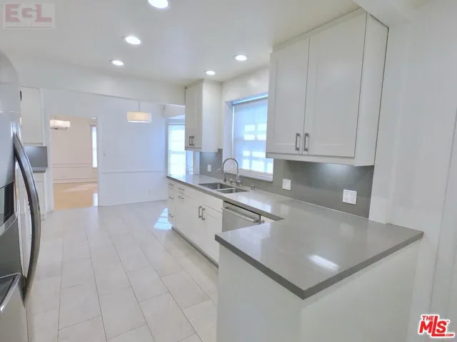 10749 Wellworth Avenue, Los Angeles, California 90024