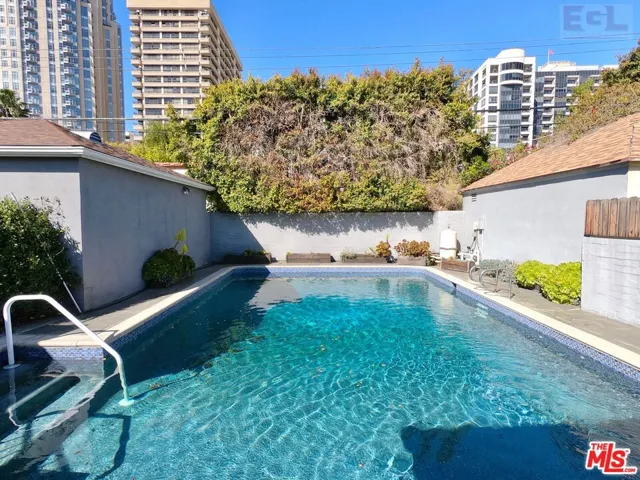 10749 Wellworth Avenue, Los Angeles, California 90024