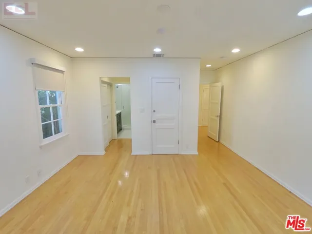 10749 Wellworth Avenue, Los Angeles, California 90024