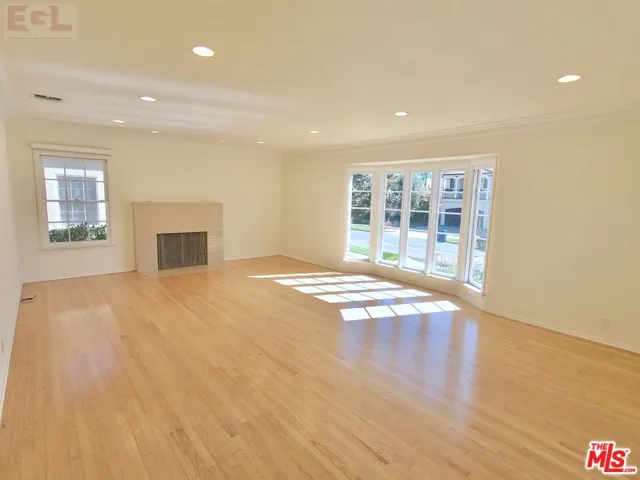 10749 Wellworth Avenue, Los Angeles, California 90024
