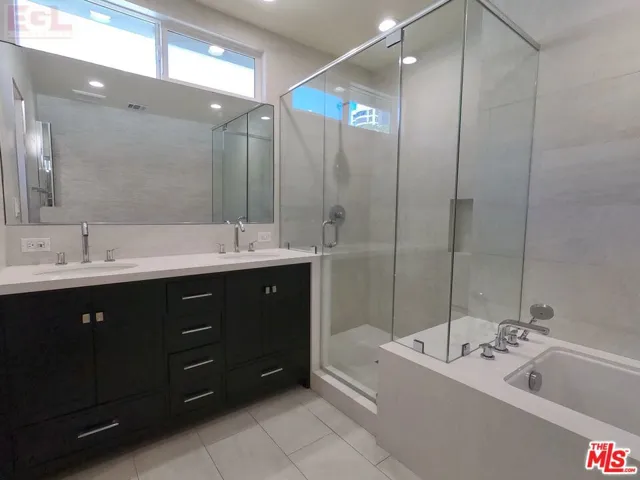 10749 Wellworth Avenue, Los Angeles, California 90024