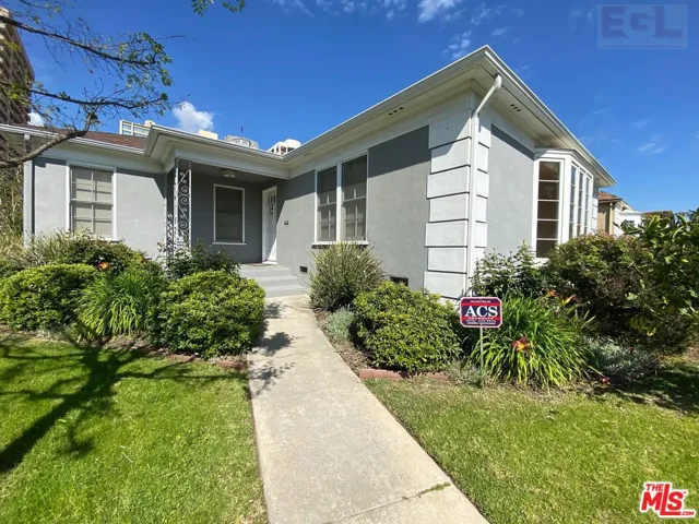 10749 Wellworth Avenue, Los Angeles, California 90024