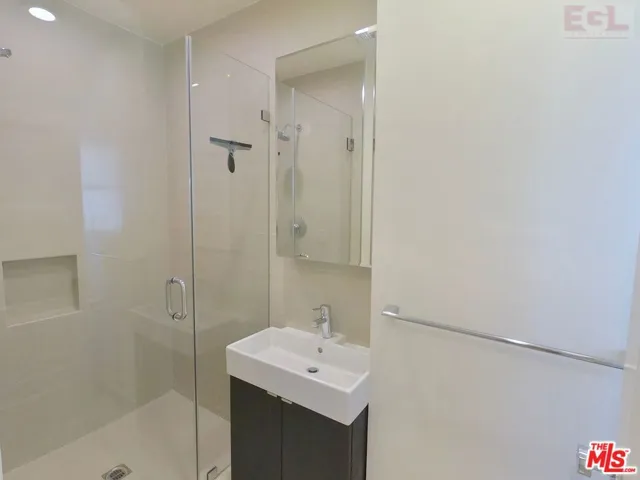 10749 Wellworth Avenue, Los Angeles, California 90024