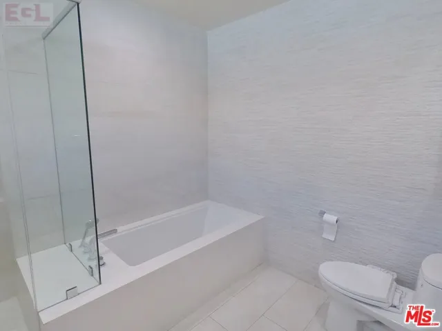 10749 Wellworth Avenue, Los Angeles, California 90024