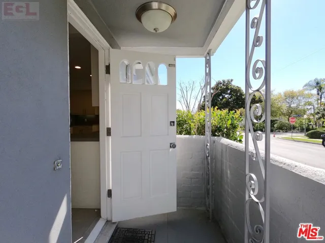 10749 Wellworth Avenue, Los Angeles, California 90024