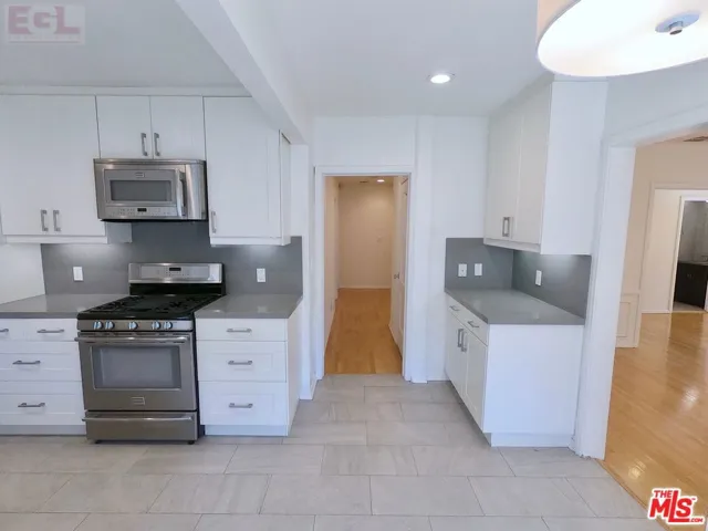 10749 Wellworth Avenue, Los Angeles, California 90024