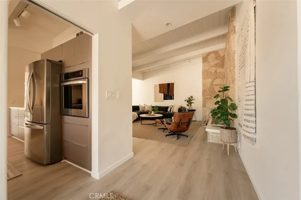 3534 Stonehill, Sherman Oaks, California 91423 — photo 4
