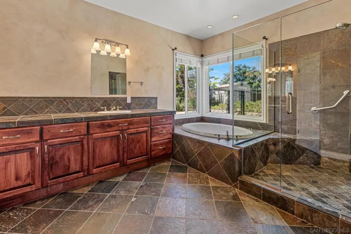 1290 Daxi Lane, Escondido, California 92029
