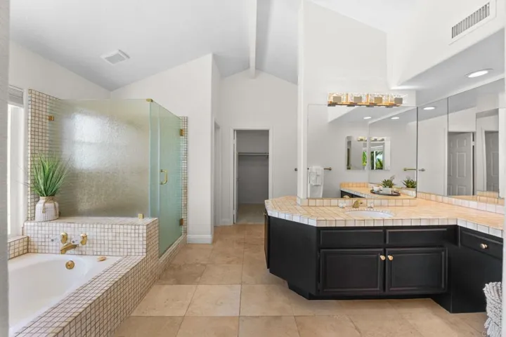 8039 Wing Span Drive, San Diego, California 92119