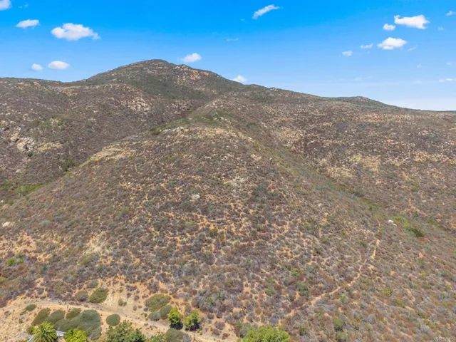 8039 Wing Span Drive, San Diego, California 92119