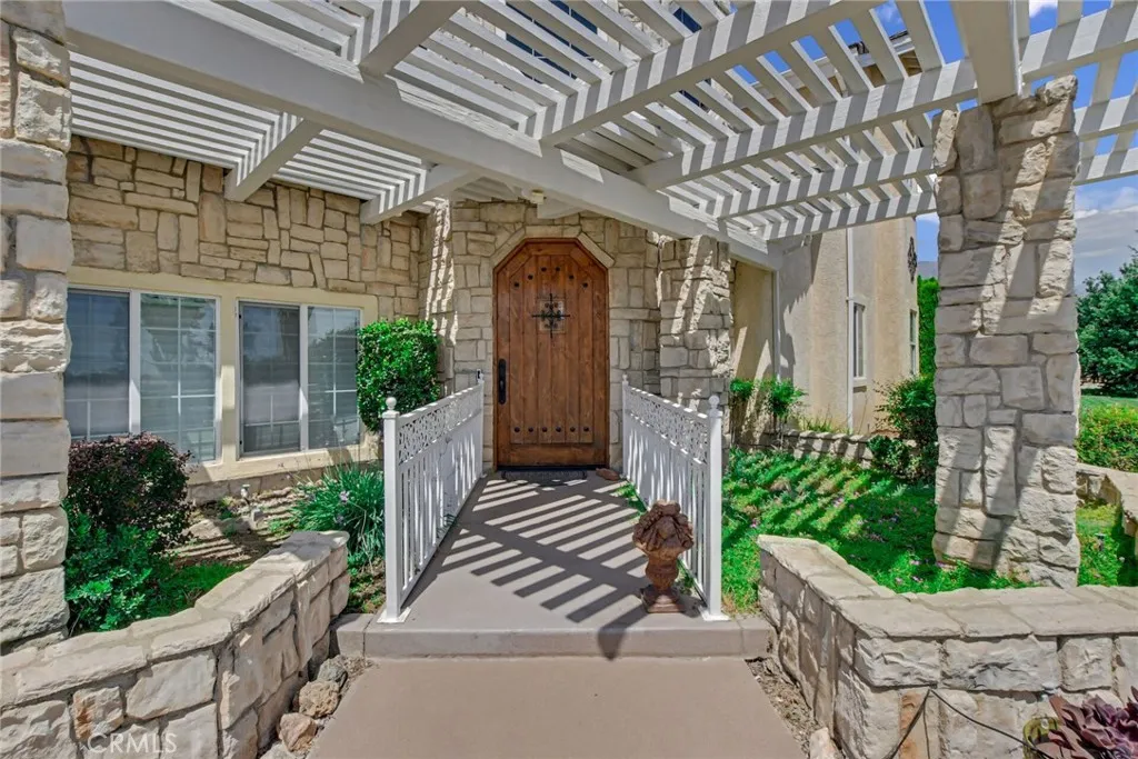 10389 Walnut Grove Court, Yucaipa, California 92399 — photo 4