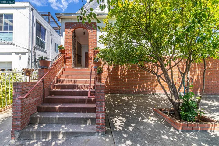 2968 Madeline Street, Oakland, California 94602