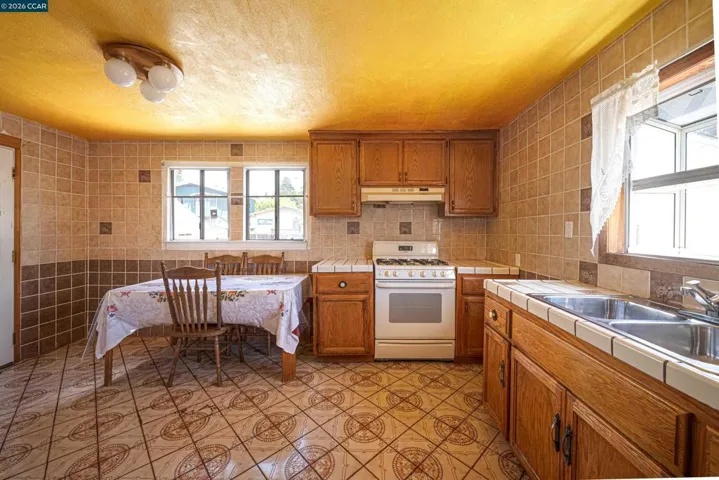 2968 Madeline Street, Oakland, California 94602
