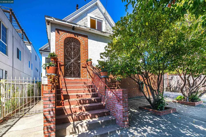 2968 Madeline Street, Oakland, California 94602