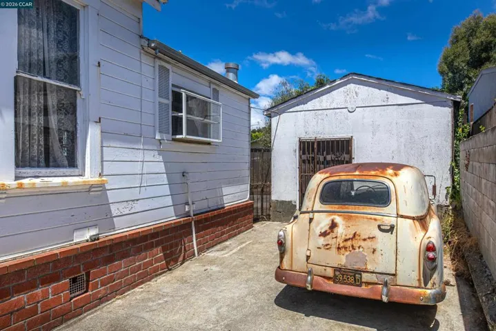 2968 Madeline Street, Oakland, California 94602