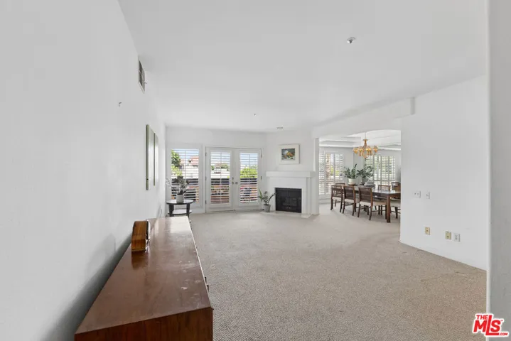5224 Zelzah Avenue 209, Los Angeles, California 91316