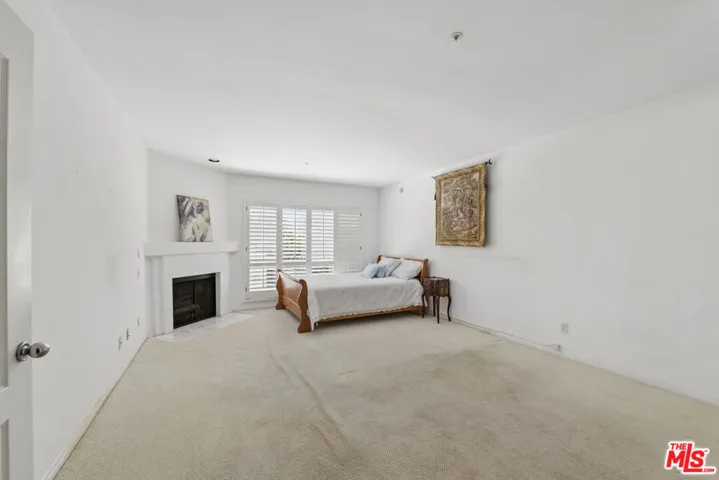 5224 Zelzah Avenue 209, Los Angeles, California 91316