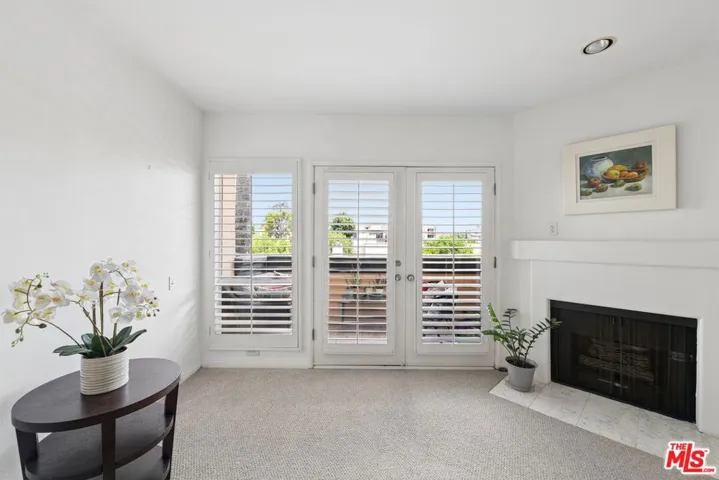 5224 Zelzah Avenue 209, Los Angeles, California 91316